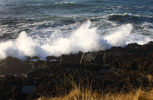 High Wind Warning Tonight for Oregon Coast; Angry Seas All Week