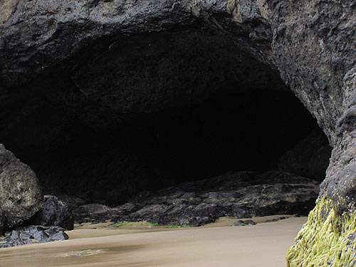 The Jaw-Dropping Sights Below an Oregon Coast Lighthouse