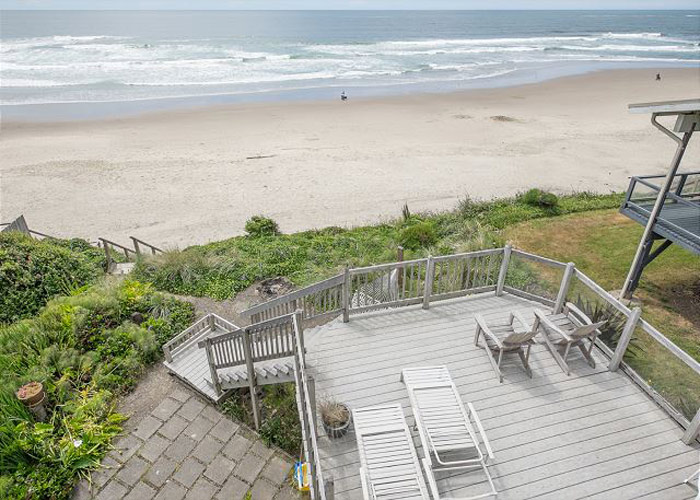Thanksgiving Getaway to Oregon Coast: Lincoln City Rentals with Grand Views and Kitchens 