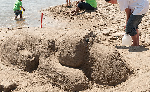 the 13th is the day that boasts the Taft Beach Sandcastle Contest along the sandy shores of Lincoln City