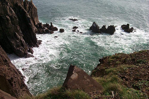 Weird, Craggy Cliff Shapes of N. Oregon Coast: Manzanita Travel, Hiking Tips 