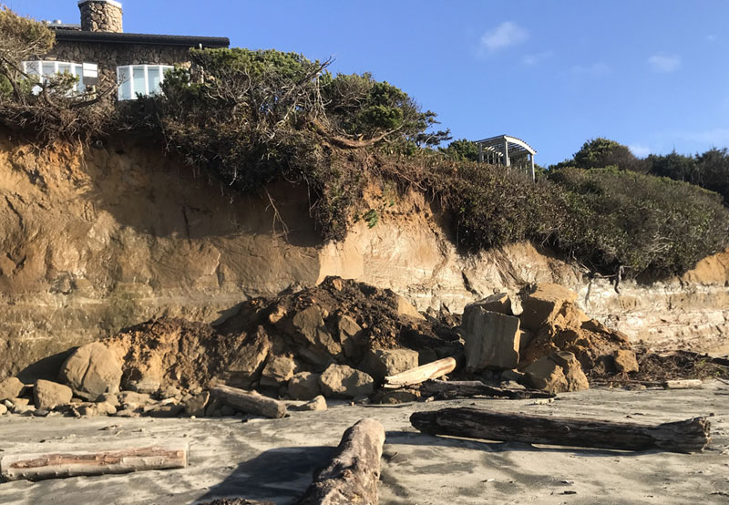 Erosion, Falling Bluffs Sometimes Dramatic on Oregon Coast This Season 