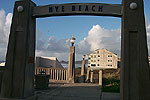 Nye Beach Arches, Honeymoon Capitol