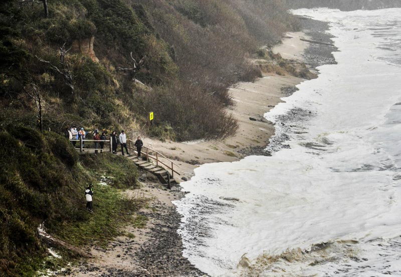 Wind Warnings, High Surf for Washington / Oregon Coast | Gusts Up to 70 