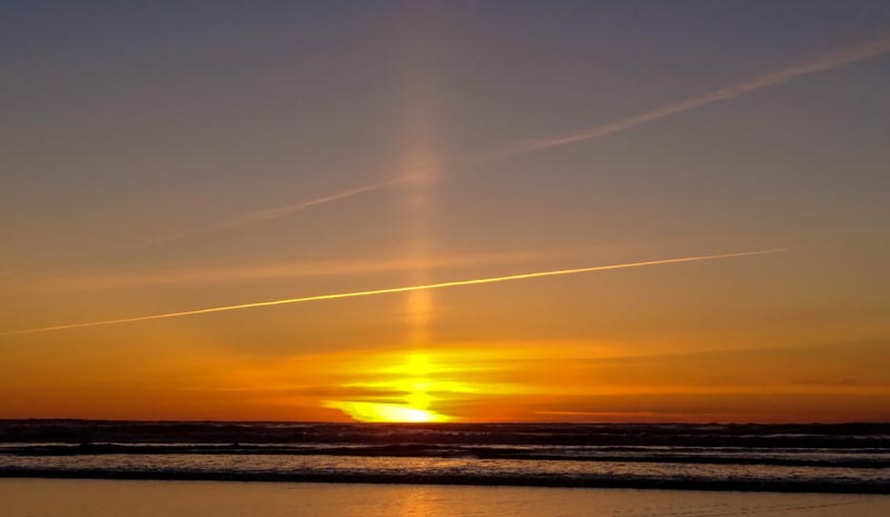 Rare Sun Pillar Wows Oregon, Washington Coast Along with Supermoon 
