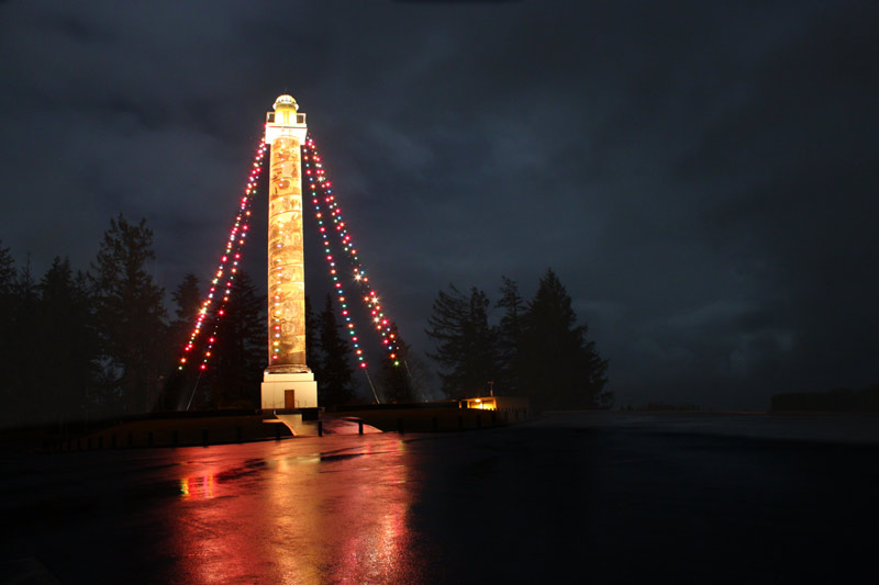 That Inimitable Glow of Holiday Lights on Oregon Coast in Pictures 