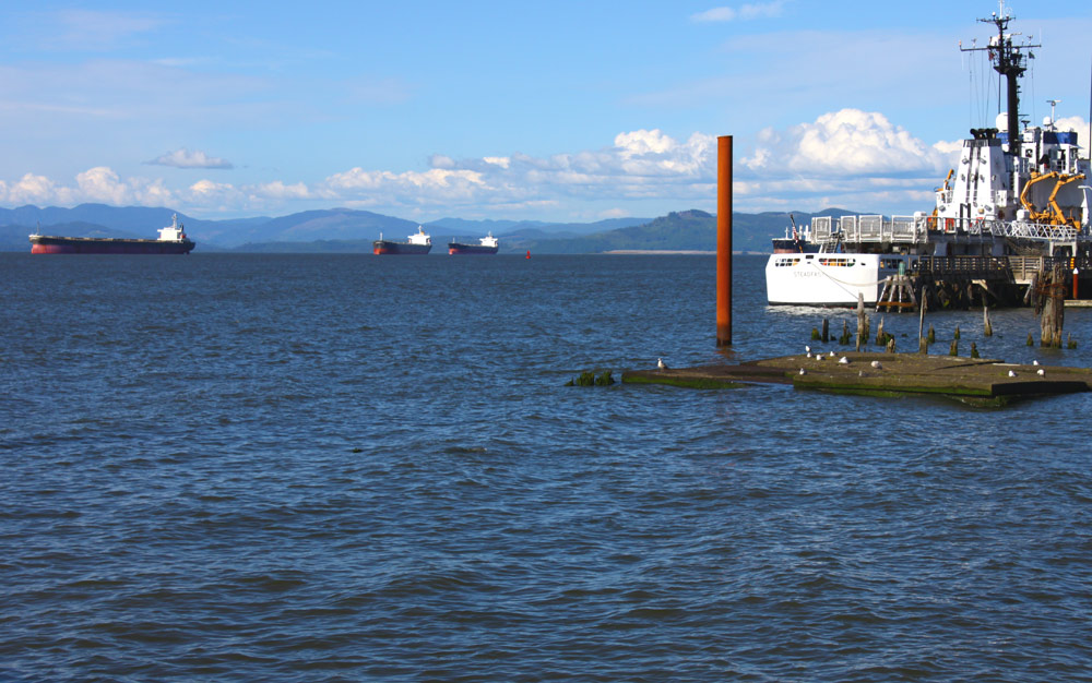 1 Rescued from Capsized Boat on N. Oregon Coast's Columbia, Other Unresponsive