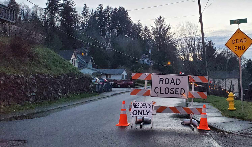 Mudslide Causes Some Astoria Homes to Shift - N. Oregon Coast