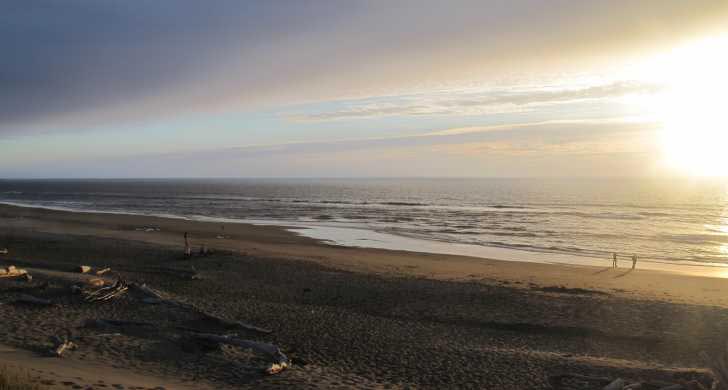 Central Oregon Coast Closes Razor Clamming; South Coast Opens Mussels 