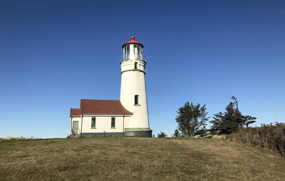 S. Oregon Coast's Cape Blanco Light Fundraising for 'Dire' Need of Repairs 