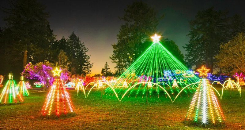 S. Oregon Coast's Exhilarating Holiday Lights Celebrations at Brookings, Bandon, Charleston