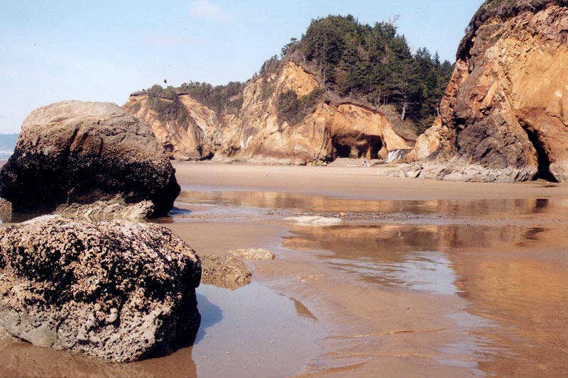 Hug Point in Photos, Video: Truly Striking N. Oregon Coast Spot Near Cannon Beach