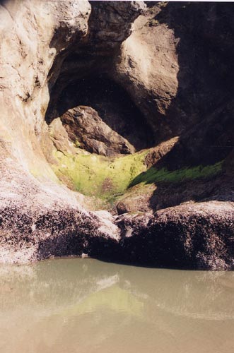 A cave within a cave, Hug Point