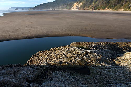 Rocky ramp at Hug Point road