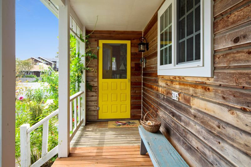 The Lil' Cannon Beach Cottage That Could: Whimsical Yet Historic Rental on N. Oregon Coast 