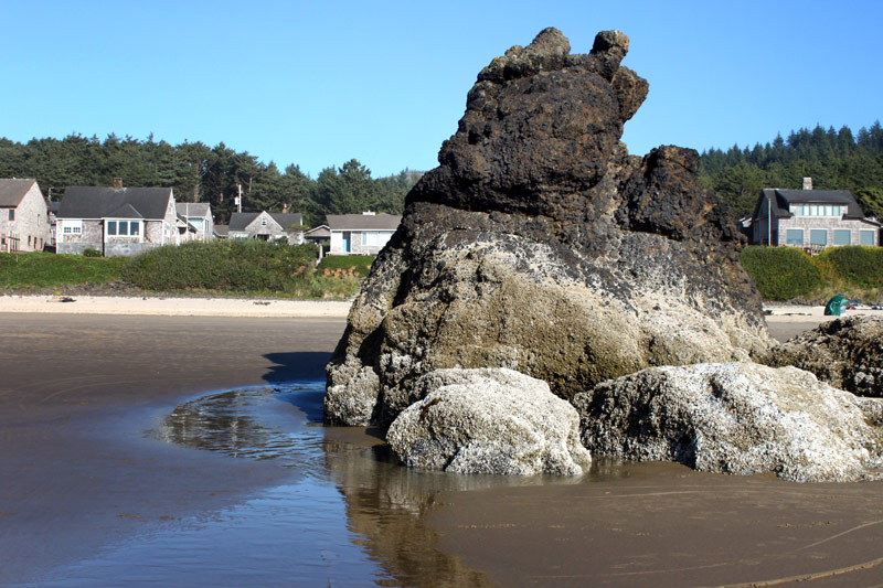 Southern End of Cannon Beach - Two Views, Video