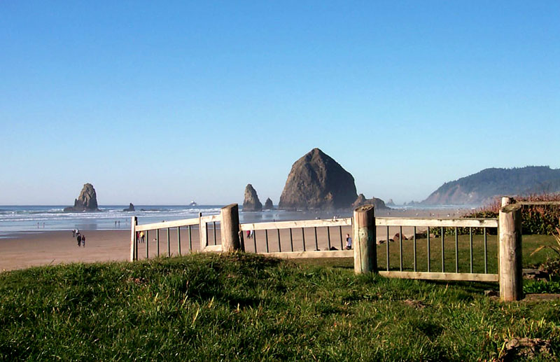 Cannon Beach - Southern Beaches, Streets and Sights