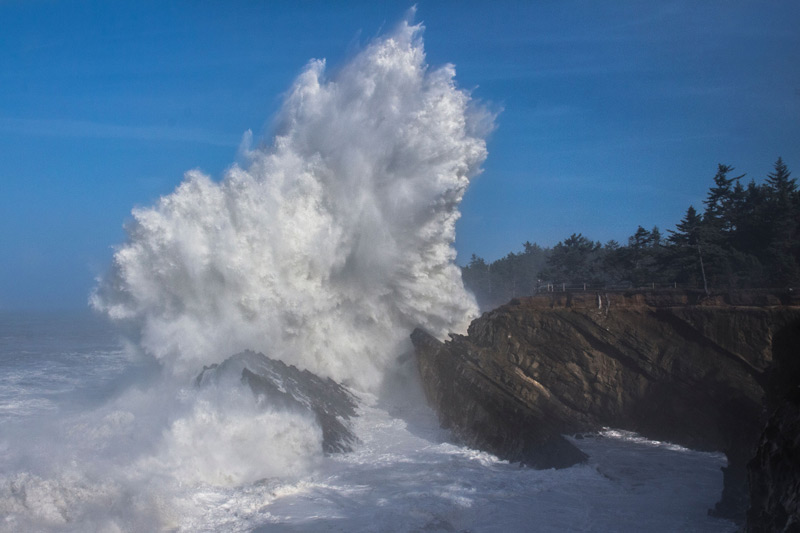 UPDATE: Beach Warnings, First Big Waves for Oregon / Washington Coast; Waves Close to 30 Ft