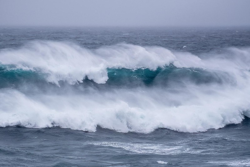 20 to 30-Foot Waves on Washington / Oregon Coast: Wind and Surf Advisories 