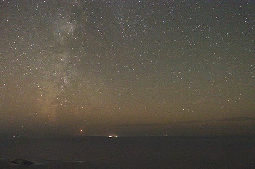 Weird and Wonderful Above Oregon Coast, Portland: Milky Way Gone, Meteors