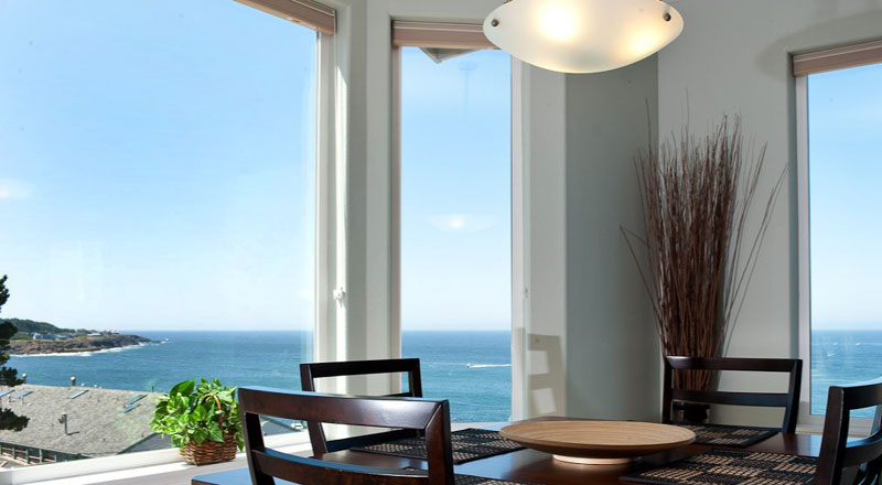 An Oregon Coast Inn / Rental With Killer Views, Depoe Bay Vibes