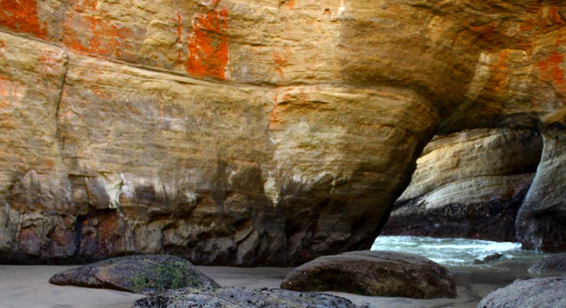 Inside Devil's Punchbowl - Extraordinary Depoe Bay