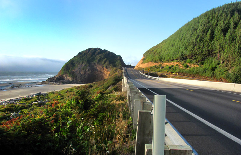 Two Extraordinary Scenic Drives Along a Wild Stretch of Oregon Coast 
