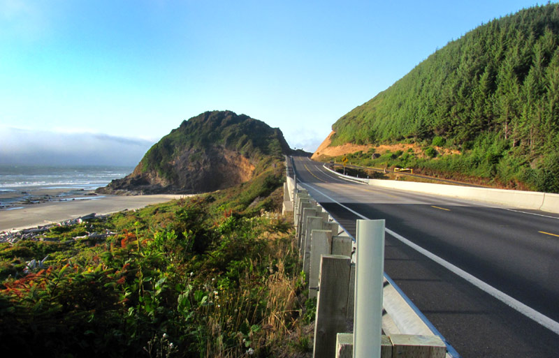 Two Extraordinary Scenic Drives Along a Wild Stretch of Oregon Coast 