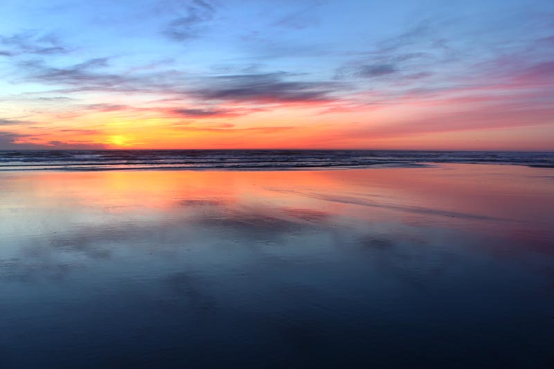 Sunny Skies Return to Washington / Oregon Coast. More 'Glowing' Possible