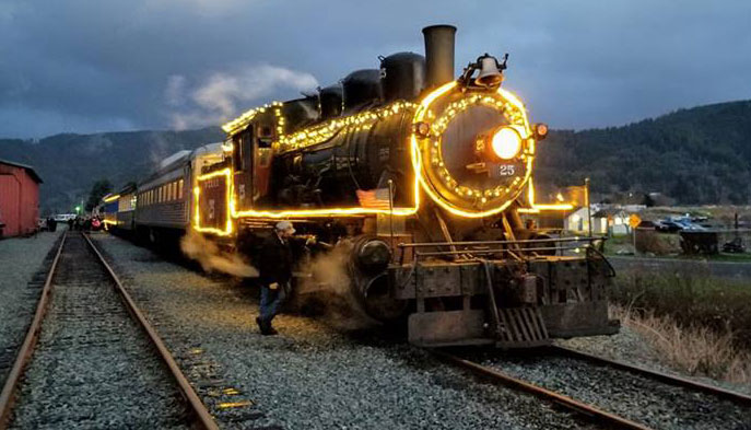Candy Cane Express Provides Festive Train Ride on N. Oregon Coast