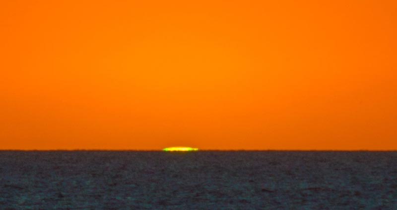 Strange Weather Cousins on the Oregon Coast: Green Flash and the Novaya Zemlya 