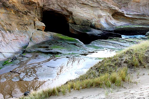 Photo: the "Punchbowl" area at Kiwanda, where many have died recently