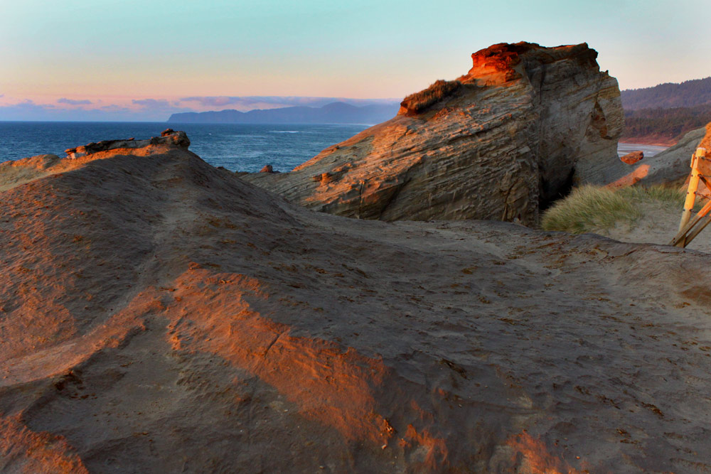 Striking Scenes from an Oregon Coast Landmark: On Top of and Around Cape Kiwanda 