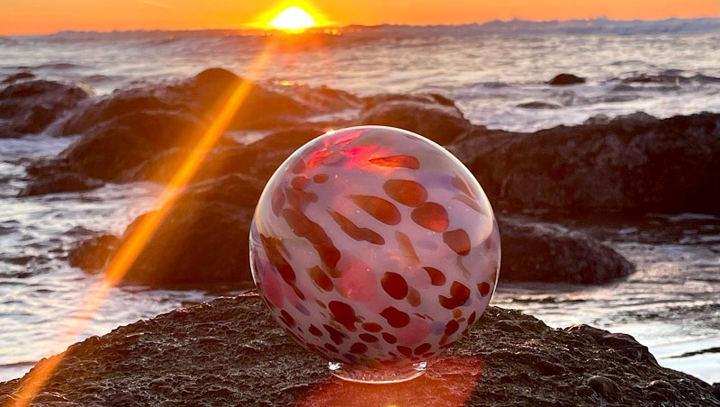 Lincoln City's Glass Float Schedule for 2024: Almost 4,000 Dropped on  Oregon Coast Sands