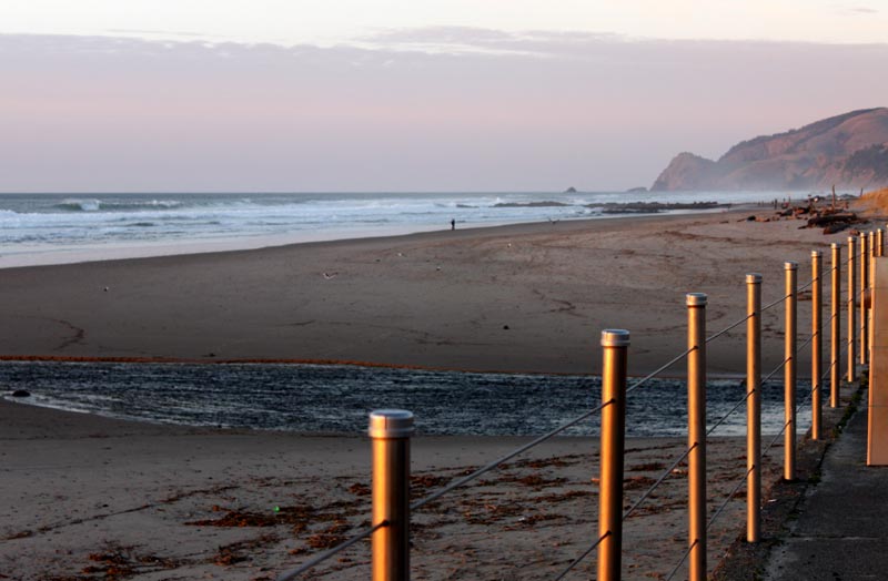 D River Wayside, Oregon Coast: Shortest River in the world or not?