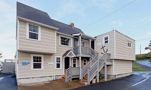 Photo: a historic home that is a vacation rental in Lincoln City, courtesy A1 Vacation Rentals