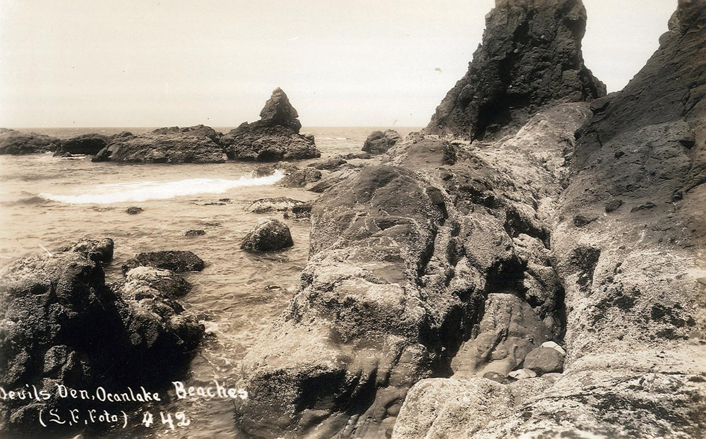 Old Oregon Coast Home Movies at Lincoln City Museum - Maybe Even Yours 