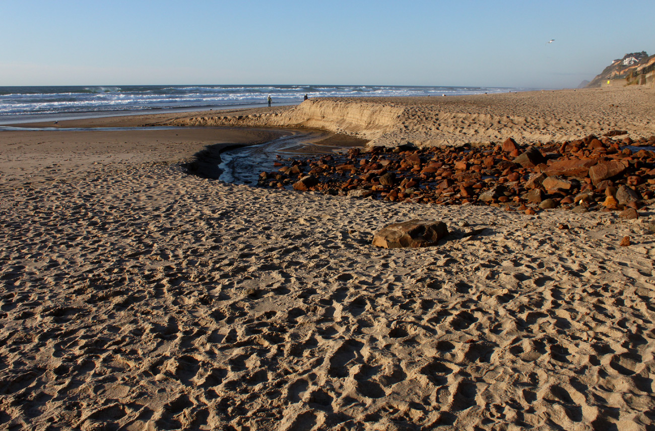 Lincoln City's SW 35th Street Access: Oregon Coast History and Tidal Surprises 