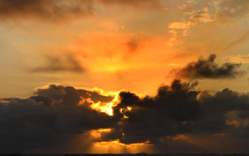 Oregon Coast Science: What Are Those Shafts of Sunlight / Fingers of God? 