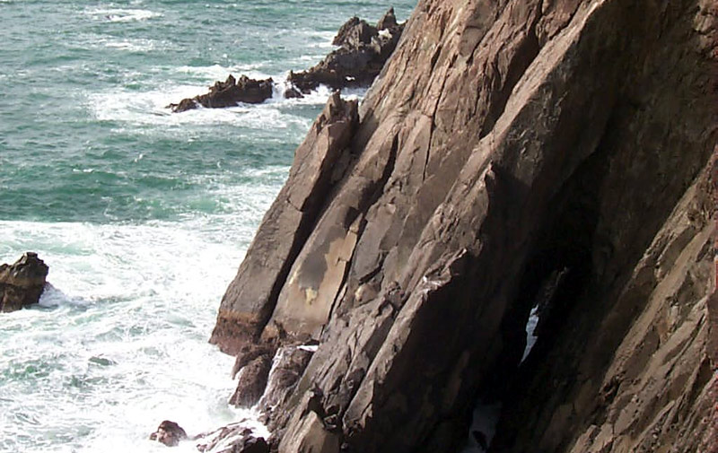 Wildly Surreal Structures Found Between Two Oregon Coast Towns 