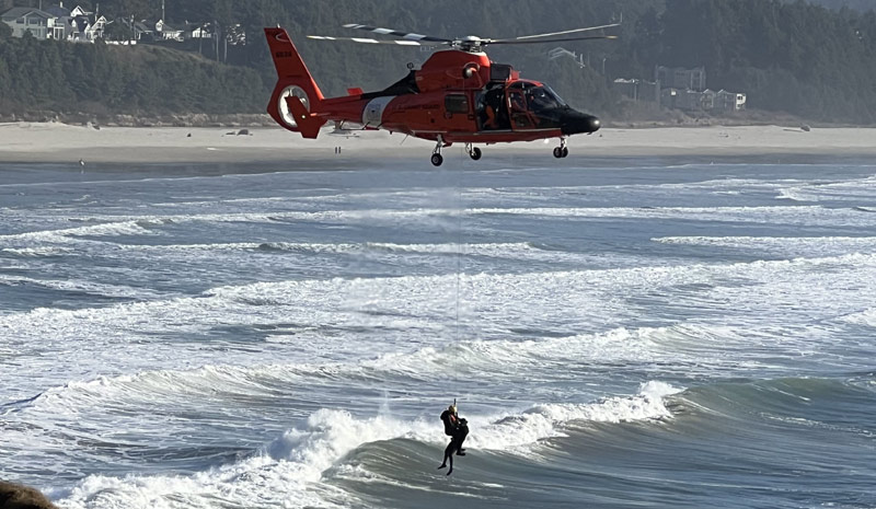 USCG Rescues Three from Treacherous Oregon Coast Waters at Yaquina Head