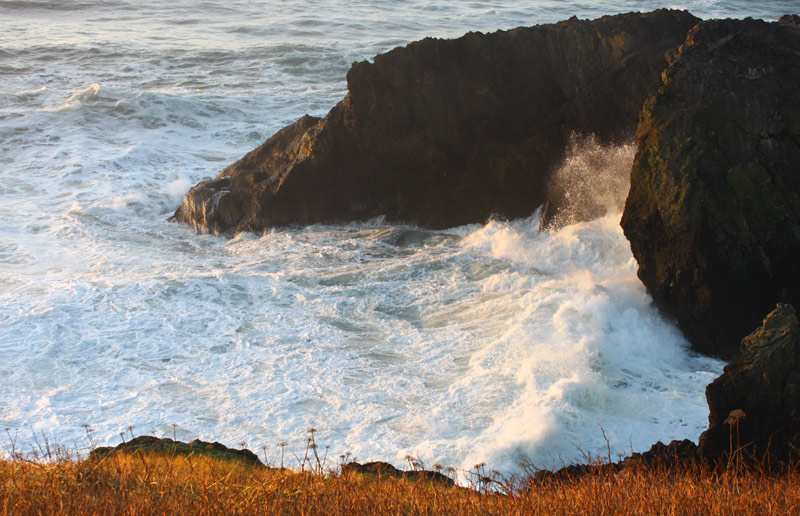 In Need of Wave Pyrotechnics? Four Oregon Coast Spots Pack the Punch