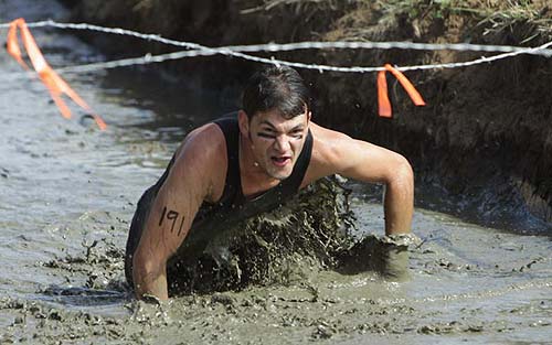 Pirates Invade Unusual Racing Event on Oregon Coast - and It Gets Dirty