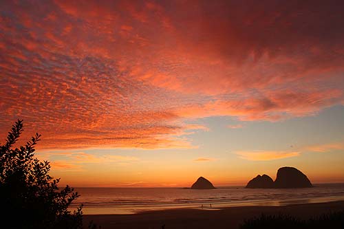 Photo: a vibrant spring sunset in Oceanside