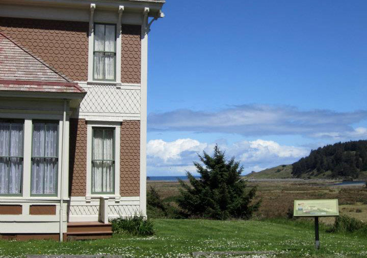 South Oregon Coast's Hughes House Christmas Returns to Port Orford 