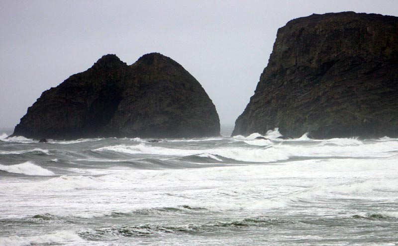 Oregon Coast Surf Warnings Extended: Beach Closures, No Glass Floats 