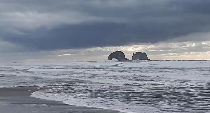 S. Oregon Coast Surf Advisory Shortened; Sneaker Waves Possible Through Washington Coast 