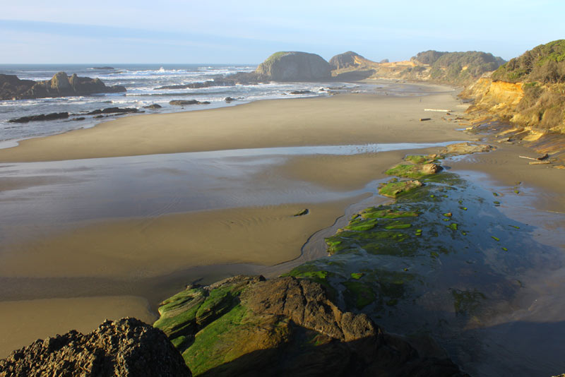 Scenic Surprises in 15 Miles of Central Oregon Coast Include Watery Explosions