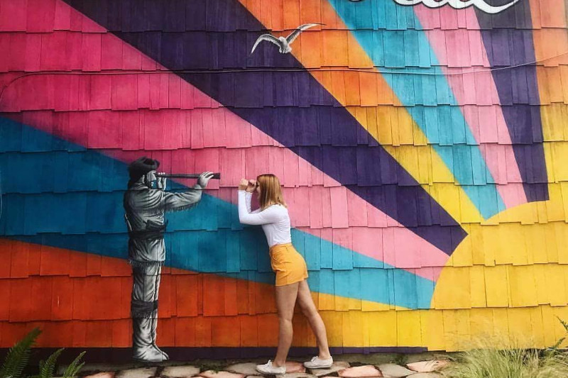 Seaside Hotel Mural Gets Large Selfie Fanbase - An Oregon Coast Sensation