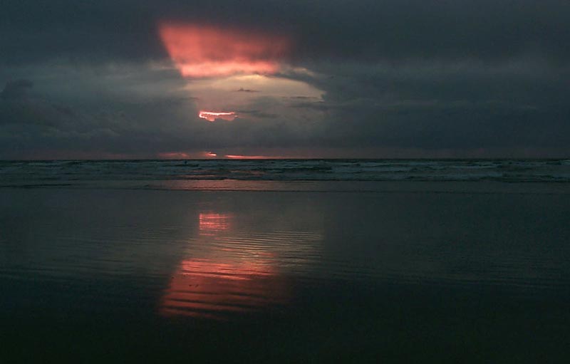 One Freak of a Sunset on Oregon Coast (Video): the Science of Why 